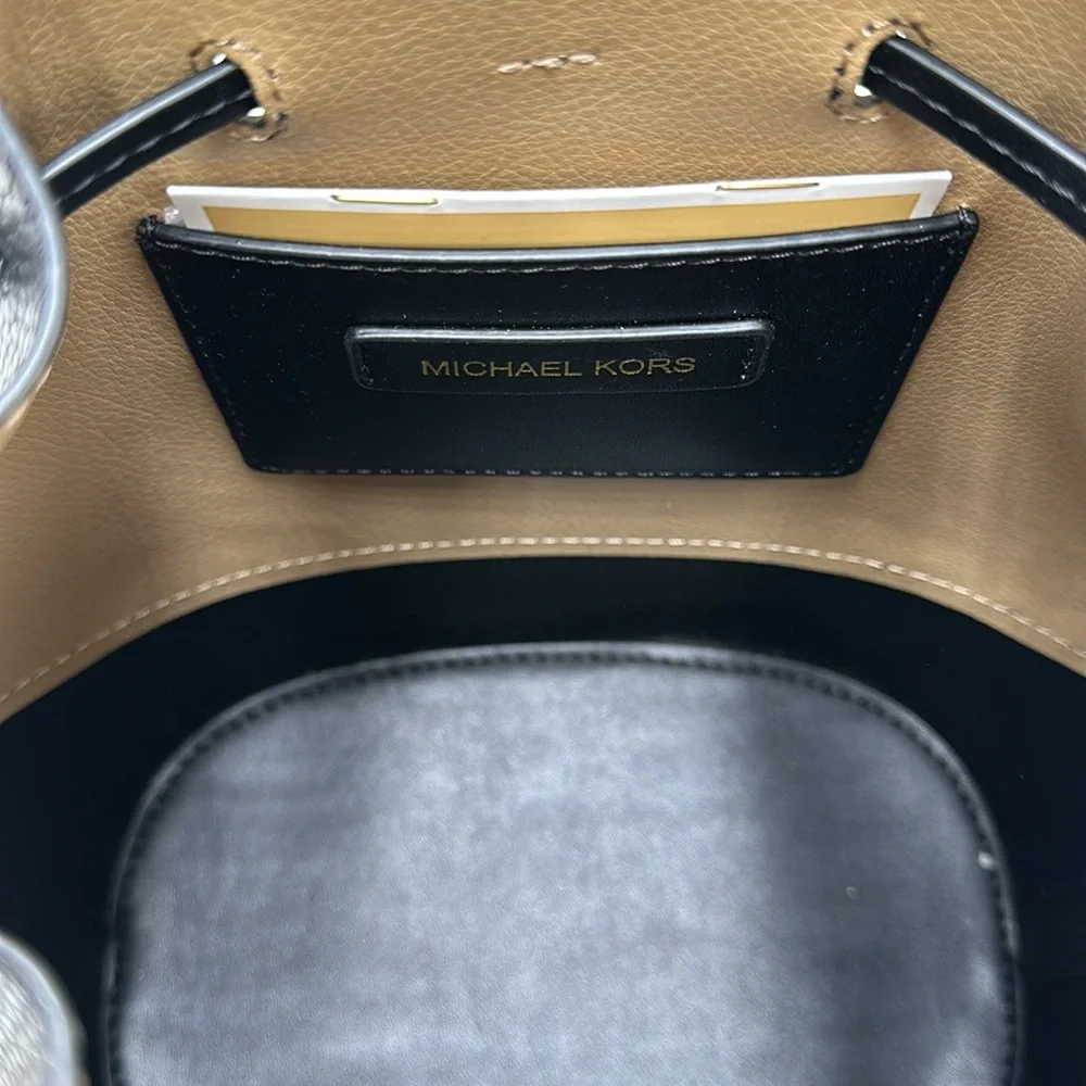 MICHAEL KORS  Reed Medium Pebbled Leather Bucket Bag Black NWT